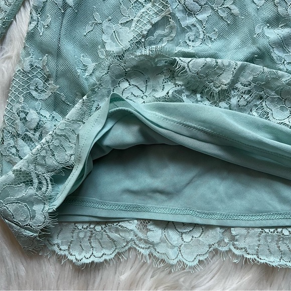 WHBM Mint Off-the-Shoulder Lace Top - Picture 7 of 9